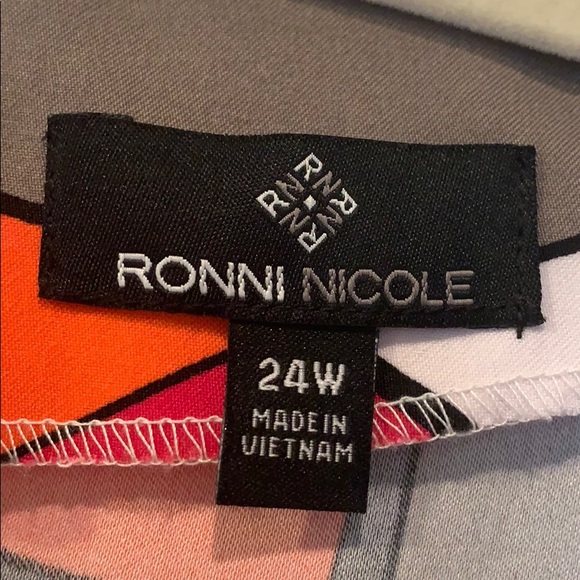 👗Sleeveless Abstract Design Dress 24W - Picture 5 of 9